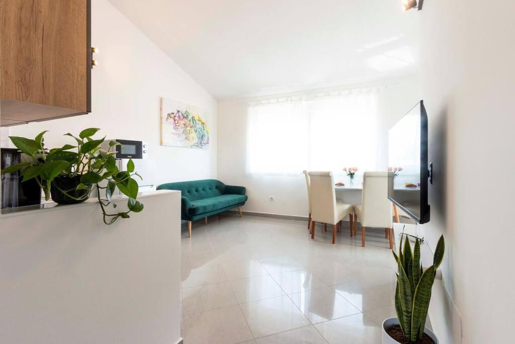 Cozy Apartment With Private Parking Medulin Ngoại thất bức ảnh
