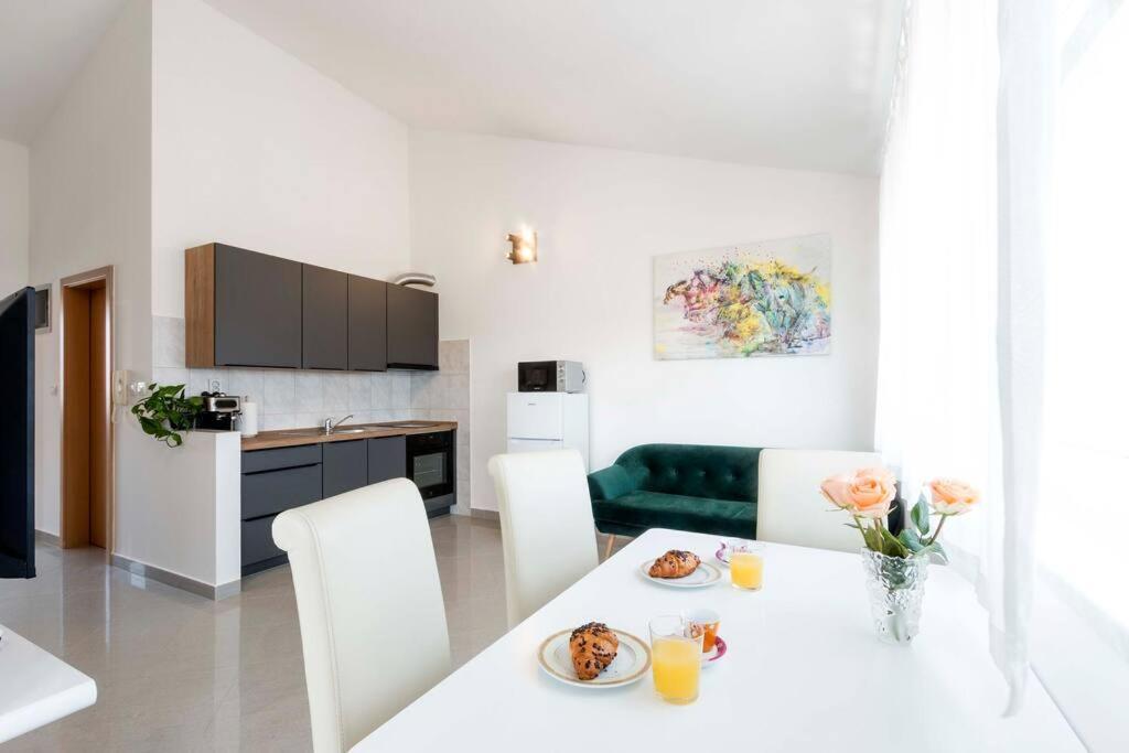 Cozy Apartment With Private Parking Medulin Ngoại thất bức ảnh